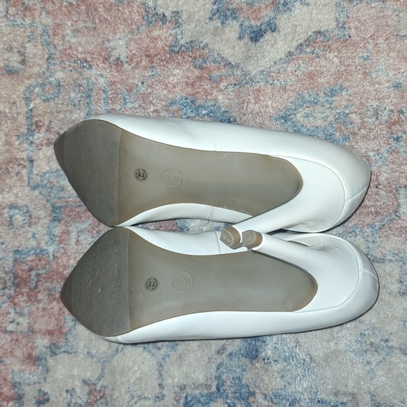 Worthington Cream High Heels - Picture 3 of 5